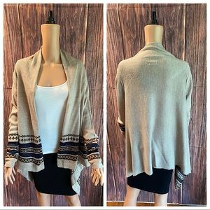 Ambiance size medium tan flowy boho tribal print cardigan